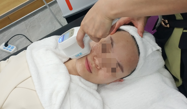 光子嫩膚的儀器應(yīng)該怎么去選擇？主流的光子儀器有哪些？